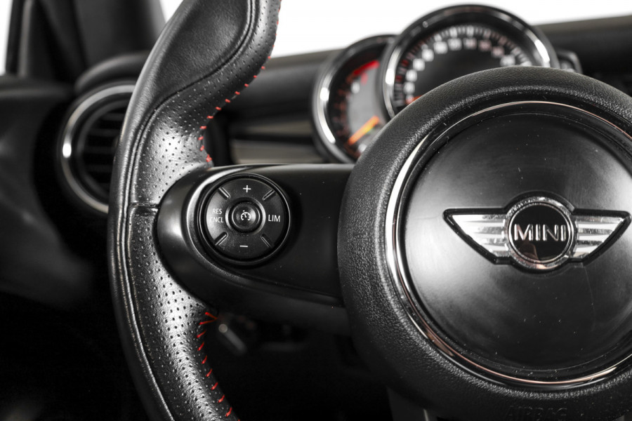 MINI Cooper 1.5 135 PK Chili - JCW Trim | Cruise | Stoel-+Voorruitverw. | PDC | NAV | ECC | LM 17" |