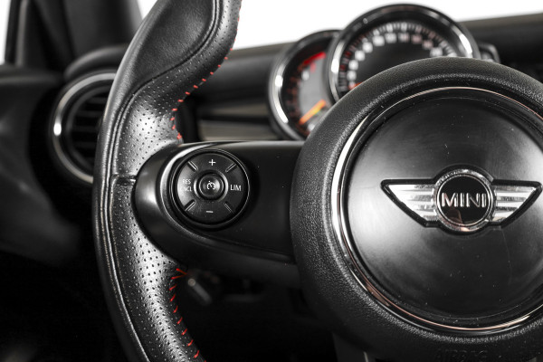 MINI Cooper 1.5 135 PK Chili - JCW Trim | Cruise | Stoel-+Voorruitverw. | PDC | NAV | ECC | LM 17" |