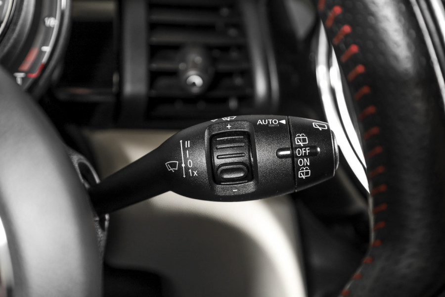 MINI Cooper 1.5 135 PK Chili - JCW Trim | Cruise | Stoel-+Voorruitverw. | PDC | NAV | ECC | LM 17" |