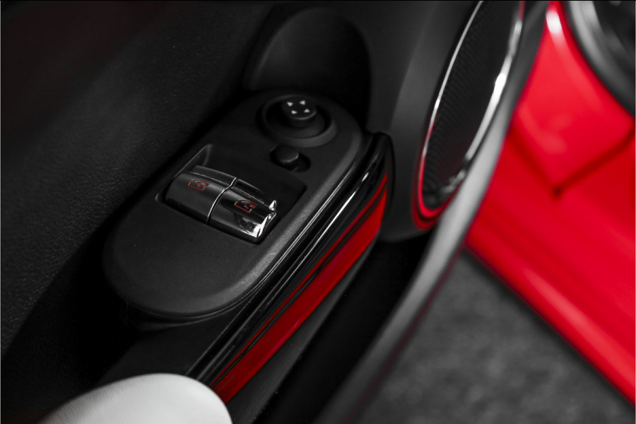 MINI Cooper 1.5 135 PK Chili - JCW Trim | Cruise | Stoel-+Voorruitverw. | PDC | NAV | ECC | LM 17" |
