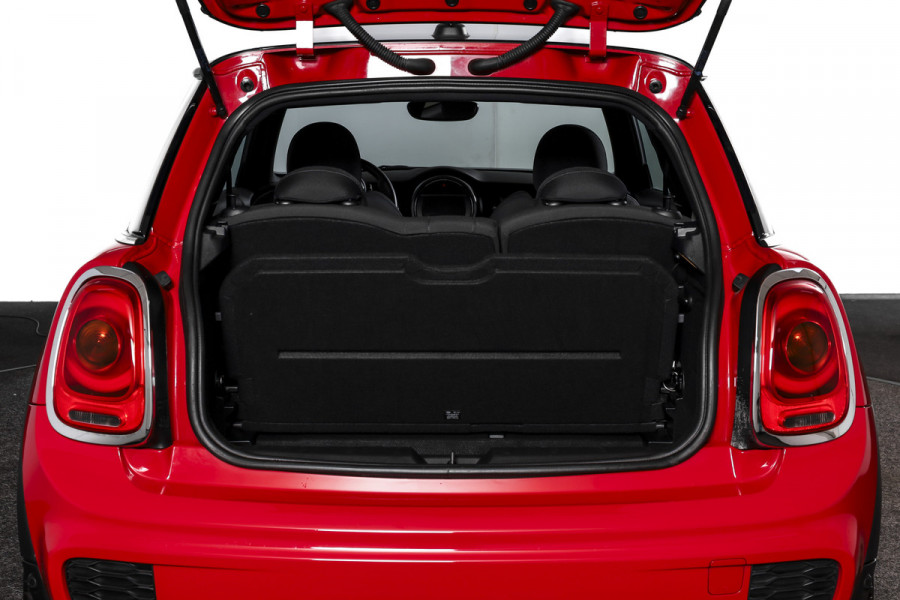 MINI Cooper 1.5 135 PK Chili - JCW Trim | Cruise | Stoel-+Voorruitverw. | PDC | NAV | ECC | LM 17" |