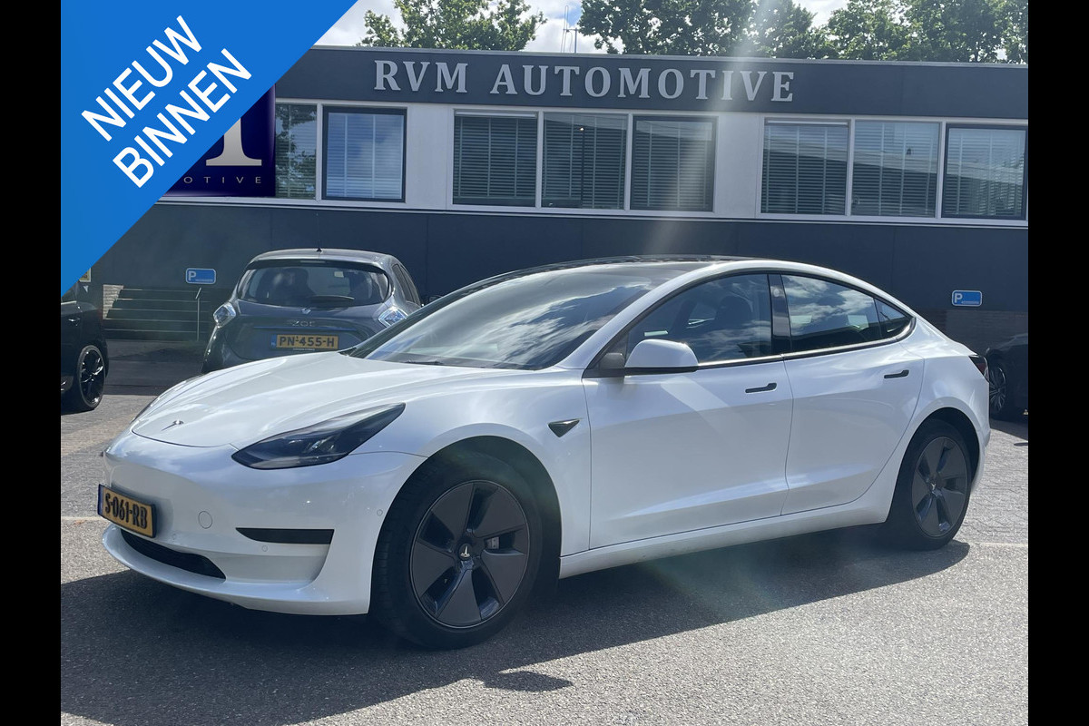 Tesla Model 3 Standard RWD Plus 60 kWh AUTOPILOT | LEDER | RIJKLAAR INCL. 12 MND. BOVAGGARANTIE Tesla Model 3 Standard RWD Plus 60 kWh AUTOPILOT | LEDER | RIJKLAAR INCL. 12 MND. BOVAGGARANTIE