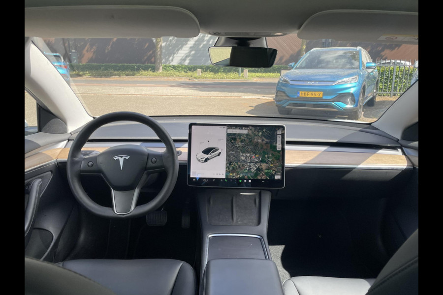 Tesla Model 3 Standard RWD Plus 60 kWh AUTOPILOT | LEDER | RIJKLAAR INCL. 12 MND. BOVAGGARANTIE