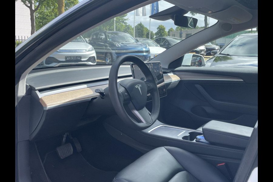 Tesla Model 3 Standard RWD Plus 60 kWh AUTOPILOT | LEDER | RIJKLAAR INCL. 12 MND. BOVAGGARANTIE
