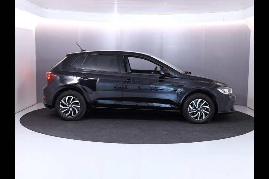Volkswagen Polo 1.0 TSI Life Edition 95PK DSG (Automaat) | Verlengde garantie | Navigatie via app | Parkeersensoren | Camera |