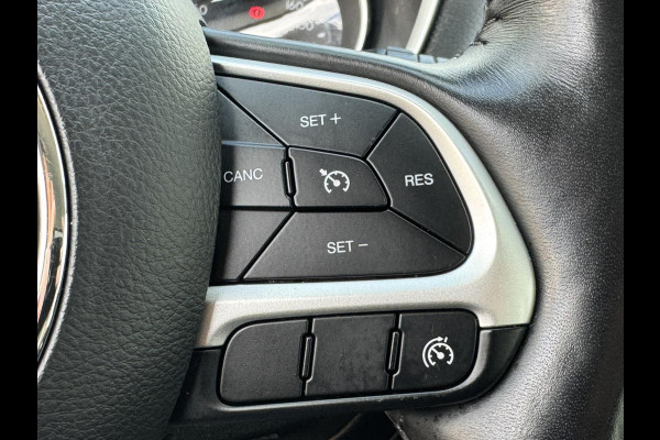 Jeep Compass 1.3T Limited Cruise control Climate control Keyless Navigatie Apple carplay Android