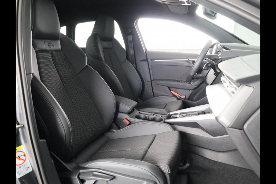 Audi A3 Sportback 30 TFSI S edition 110 pk S-tronic | Verlengde garantie | Navigatie | Parkeersensoren achter | Adaptieve cruise control | Full-LED koplampen | S-line |
