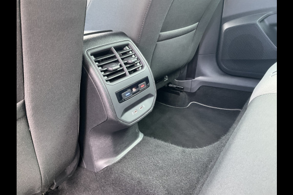 Seat Leon Sportstourer 1.5 eTSI Automaat Style Business Intense Trekhaak Carplay