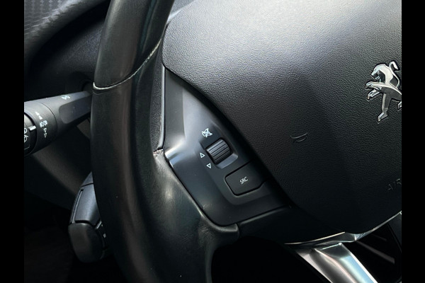 Peugeot 2008 1.2 PureTech Allure NL AUTO | PANO | AUTOMAAT |