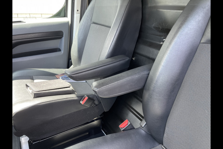 Opel Vivaro 2.0 CDTI 122pk L2H1 Edition / vaste prijs rijklaar € 13.950 ex btw / lease vanaf € 235 / euro 6 / bpm vrij / trekhaak / ingerichte laadruimte / imperial / airco / trekhaak !