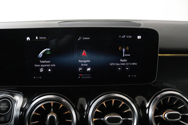 Mercedes-Benz Glb 200 Business Solution AMG (PANORAMADAK, SFEERVERLICHTING, TREKHAAK, STOELVERWARMING, GOED ONDERHOUD)