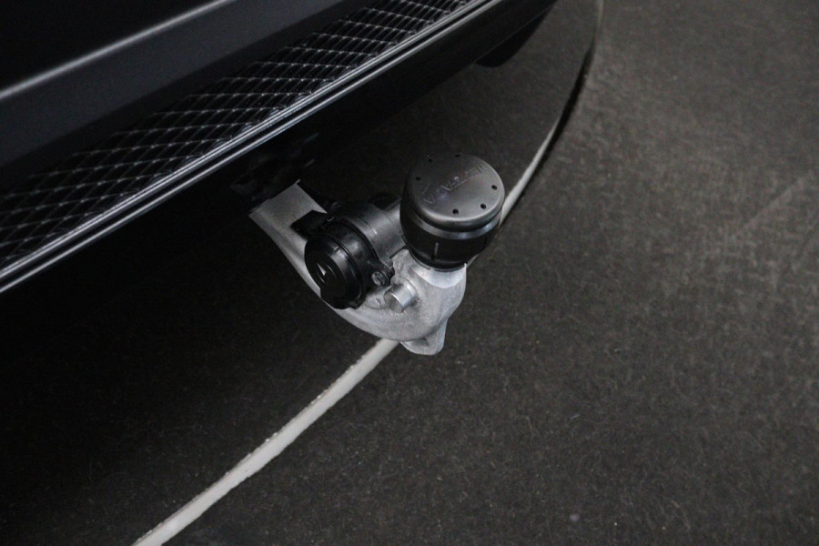 Mercedes-Benz Glb 200 Business Solution AMG (PANORAMADAK, SFEERVERLICHTING, TREKHAAK, STOELVERWARMING, GOED ONDERHOUD)