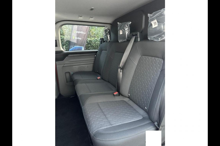 Ford Transit Custom 300 2.0 TDCI L2H1 Limited DC | SCI | 136pk | Dubbele Cabine | Artisan Red | Trekhaak | Dubbele Schuifdeur | Bijrijdersbank | Sidesteps | Bumperpakket | Zwarte velgen | Stoelverwarming | Camera