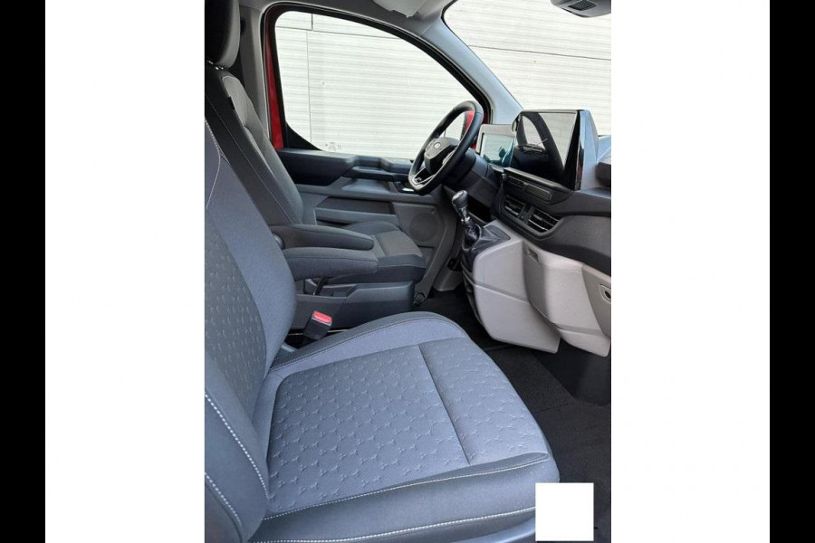 Ford Transit Custom 300 2.0 TDCI L2H1 Limited DC | SCI | 136pk | Dubbele Cabine | Artisan Red | Trekhaak | Dubbele Schuifdeur | Bijrijdersbank | Sidesteps | Bumperpakket | Zwarte velgen | Stoelverwarming | Camera
