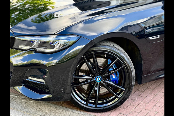 BMW 3-serie 330e M Sport M zetels/Dak/HuD/Memory