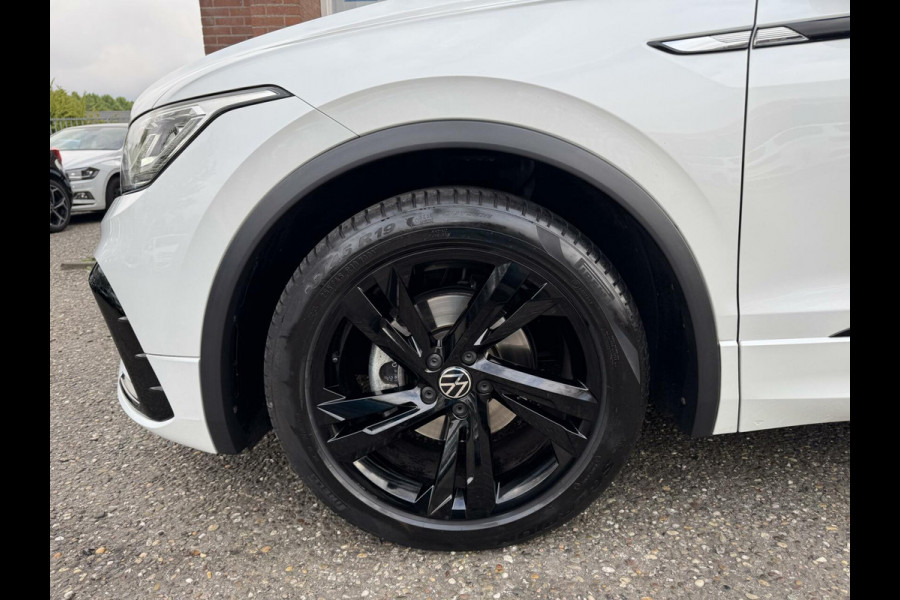 Volkswagen Tiguan 1.5 TSI 150pk R-Line 3 x R-Line Pano DSG Camera Keyless Matrix LED 19inch