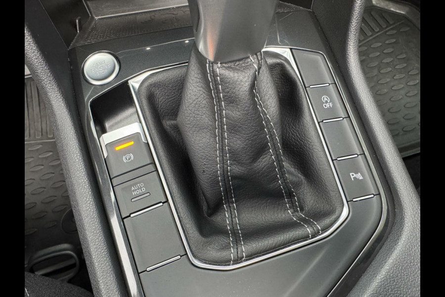 Volkswagen Tiguan 1.5 TSI 150pk R-Line 3 x R-Line Pano DSG Camera Keyless Matrix LED 19inch