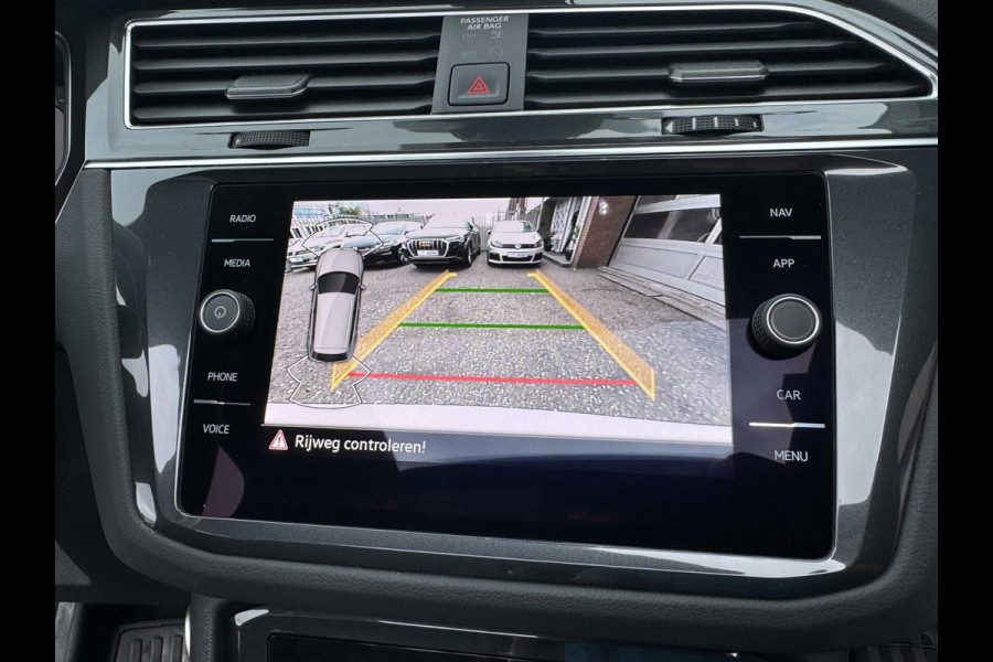 Volkswagen Tiguan 1.5 TSI 150pk R-Line 3 x R-Line Pano DSG Camera Keyless Matrix LED 19inch