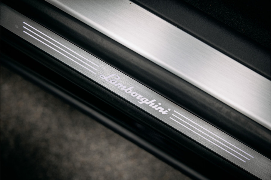 Lamborghini Urus 4.0 V8 S Stealth Urus S Full options als nieuw!!