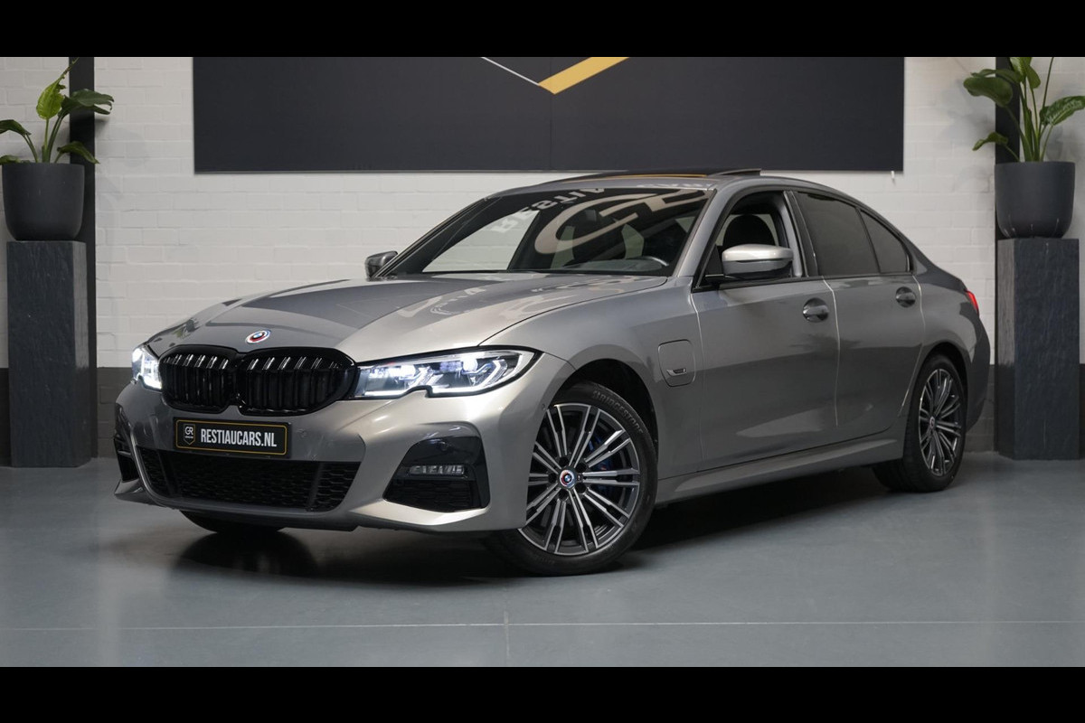 BMW 3-serie 330e High Executive M Sport-AUTOMAAT-BMW M 50 Jaar-CAMERA-KEYLESS-HUD-LASER-LEDER-H&K-PANO-WINTER BMW 3-serie 330e High Executive M Sport-AUTOMAAT-BMW M 50 Jaar-CAMERA-KEYLESS-HUD-LASER-LEDER-H&K-PANO-WINTER