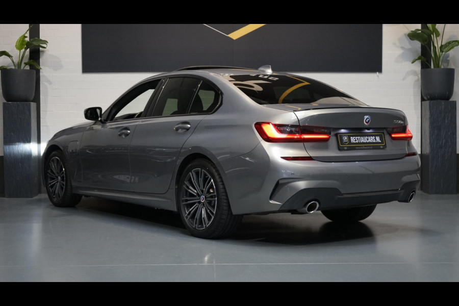 BMW 3-serie 330e High Executive M Sport-AUTOMAAT-BMW M 50 Jaar-CAMERA-KEYLESS-HUD-LASER-LEDER-H&K-PANO-WINTER