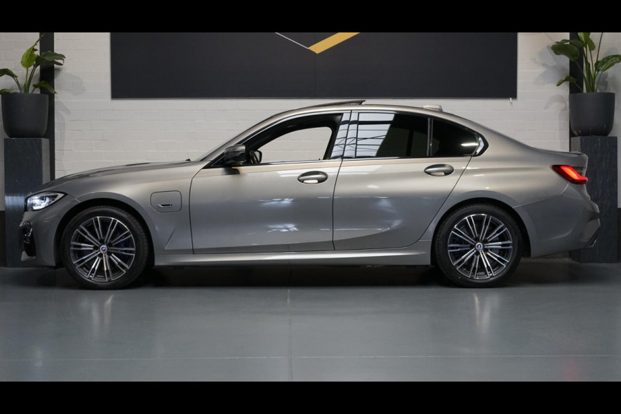 BMW 3-serie 330e High Executive M Sport-AUTOMAAT-BMW M 50 Jaar-CAMERA-KEYLESS-HUD-LASER-LEDER-H&K-PANO-WINTER