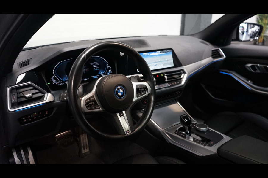 BMW 3-serie 330e High Executive M Sport-AUTOMAAT-BMW M 50 Jaar-CAMERA-KEYLESS-HUD-LASER-LEDER-H&K-PANO-WINTER