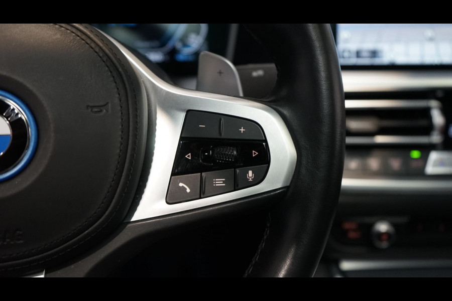 BMW 3-serie 330e High Executive M Sport-AUTOMAAT-BMW M 50 Jaar-CAMERA-KEYLESS-HUD-LASER-LEDER-H&K-PANO-WINTER