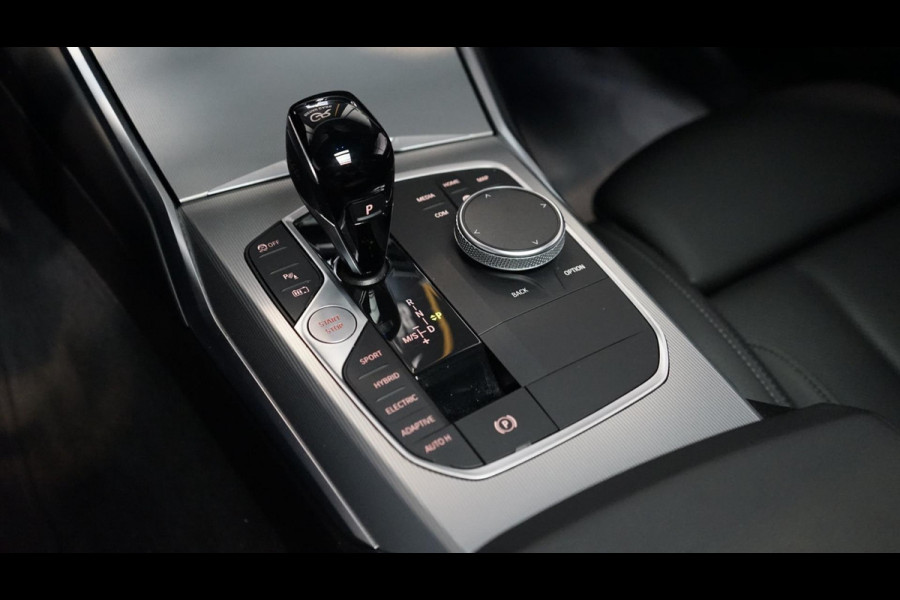 BMW 3-serie 330e High Executive M Sport-AUTOMAAT-BMW M 50 Jaar-CAMERA-KEYLESS-HUD-LASER-LEDER-H&K-PANO-WINTER