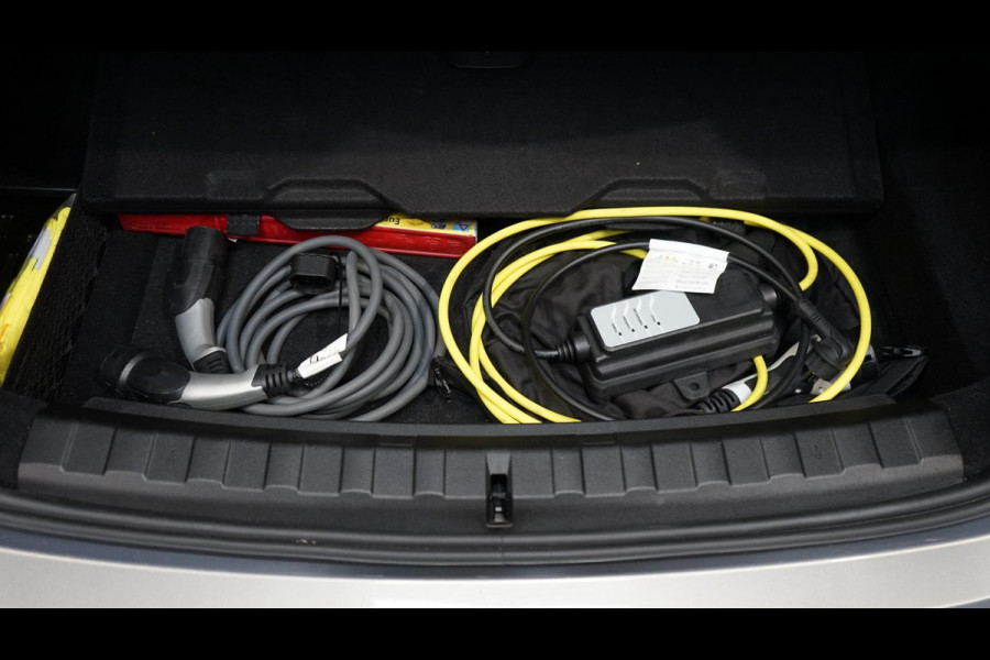 BMW 3-serie 330e High Executive M Sport-AUTOMAAT-BMW M 50 Jaar-CAMERA-KEYLESS-HUD-LASER-LEDER-H&K-PANO-WINTER