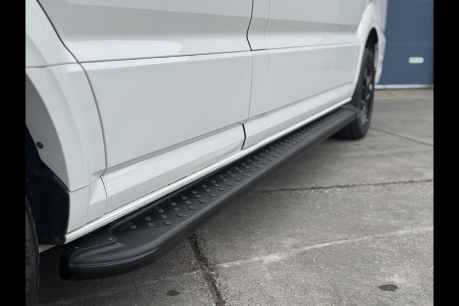 Volkswagen Crafter 35 2.0 TDI L3H3 Comfortline AIRCO / CRUISE CONTROLE / SIDE BARS / TREKHAAK