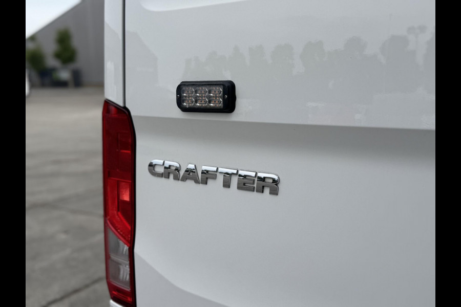 Volkswagen Crafter 35 2.0 TDI L3H3 Comfortline AIRCO / CRUISE CONTROLE / SIDE BARS / TREKHAAK
