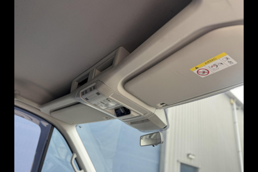 Volkswagen Crafter 35 2.0 TDI L3H3 Comfortline AIRCO / CRUISE CONTROLE / SIDE BARS / TREKHAAK