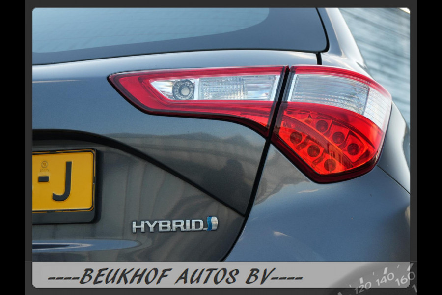 Toyota Yaris 1.5 Hybrid Sport Automaat Navigatie Camera Pdc