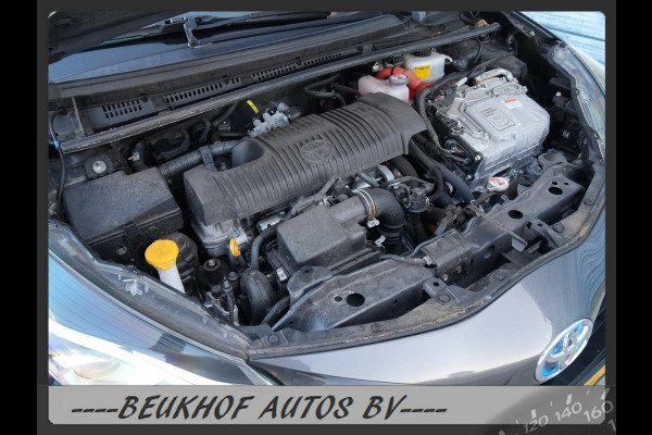 Toyota Yaris 1.5 Hybrid Sport Automaat Navigatie Camera Pdc