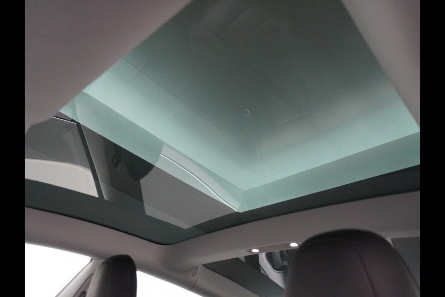 Tesla Model 3 RWD SR+ 60kWh 325PK 19" FSD-3 Computer AutoPilot Leder PanoDak Adaptive-Cruise Lmv 18" Camera's Elektr.-Stuur+Stoelen+Spiegels+G Navi LED Comfortstoelen ACC DAB Voorverwarmen interieur via App Keyless via Telefoonsleutel One-Pedal-Drive Origineel Nederlandse auto tot 11kw laden thuis! Garantie Accu tot  11-12-2027 max 160.000km 1.584kg licht!