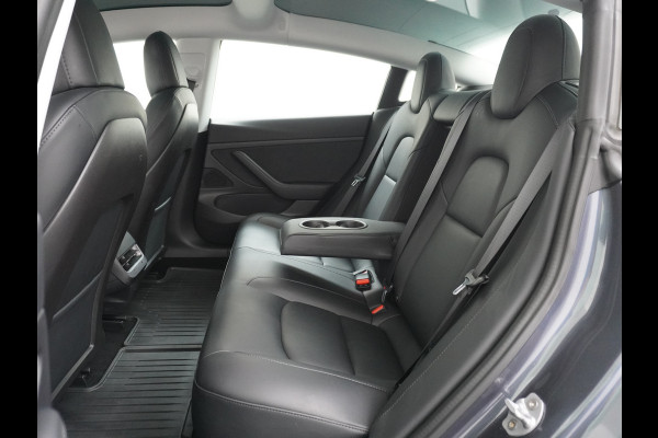 Tesla Model 3 RWD SR+ 60kWh 325PK 19" FSD-3 Computer AutoPilot Leder PanoDak Adaptive-Cruise Lmv 18" Camera's Elektr.-Stuur+Stoelen+Spiegels+G Navi LED Comfortstoelen ACC DAB Voorverwarmen interieur via App Keyless via Telefoonsleutel One-Pedal-Drive Origineel Nederlandse auto tot 11kw laden thuis! Garantie Accu tot  11-12-2027 max 160.000km 1.584kg licht!