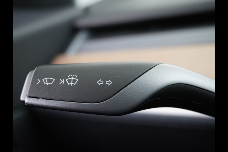 Tesla Model 3 RWD SR+ 60kWh 325PK 19" FSD-3 Computer AutoPilot Leder PanoDak Adaptive-Cruise Lmv 18" Camera's Elektr.-Stuur+Stoelen+Spiegels+G Navi LED Comfortstoelen ACC DAB Voorverwarmen interieur via App Keyless via Telefoonsleutel One-Pedal-Drive Origineel Nederlandse auto tot 11kw laden thuis! Garantie Accu tot  11-12-2027 max 160.000km 1.584kg licht!