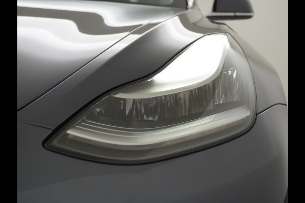 Tesla Model 3 RWD SR+ 60kWh 325PK 19" FSD-3 Computer AutoPilot Leder PanoDak Adaptive-Cruise Lmv 18" Camera's Elektr.-Stuur+Stoelen+Spiegels+G Navi LED Comfortstoelen ACC DAB Voorverwarmen interieur via App Keyless via Telefoonsleutel One-Pedal-Drive Origineel Nederlandse auto tot 11kw laden thuis! Garantie Accu tot  11-12-2027 max 160.000km 1.584kg licht!