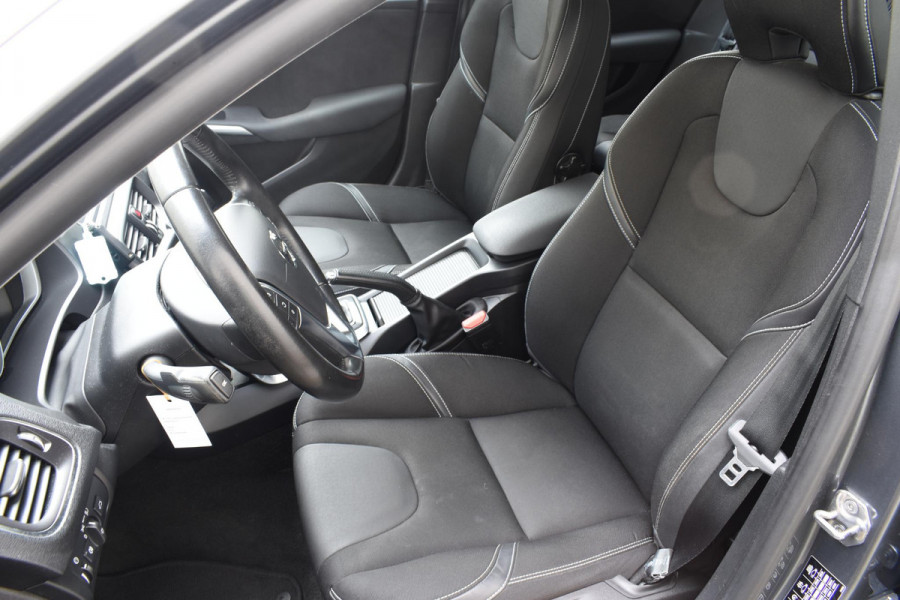 Volvo V40 T2 122PK Nordic+ / Navigatie / Camera / Cruise Control / Stoelverwarming / LM Velgen /