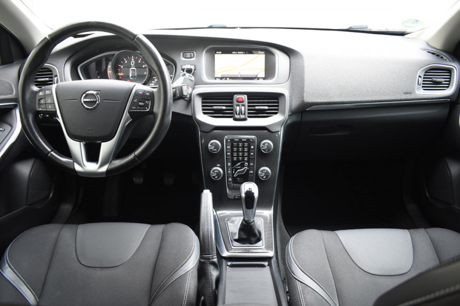 Volvo V40 T2 122PK Nordic+ / Navigatie / Camera / Cruise Control / Stoelverwarming / LM Velgen /