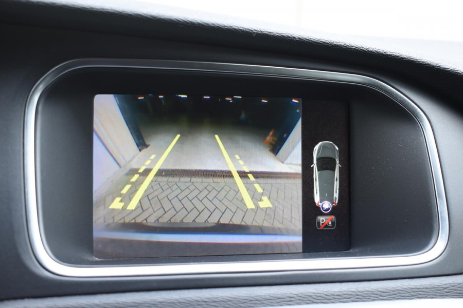 Volvo V40 T2 122PK Nordic+ / Navigatie / Camera / Cruise Control / Stoelverwarming / LM Velgen /