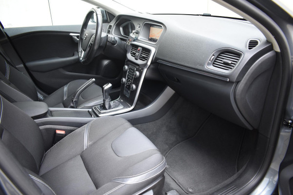 Volvo V40 T2 122PK Nordic+ / Navigatie / Camera / Cruise Control / Stoelverwarming / LM Velgen /