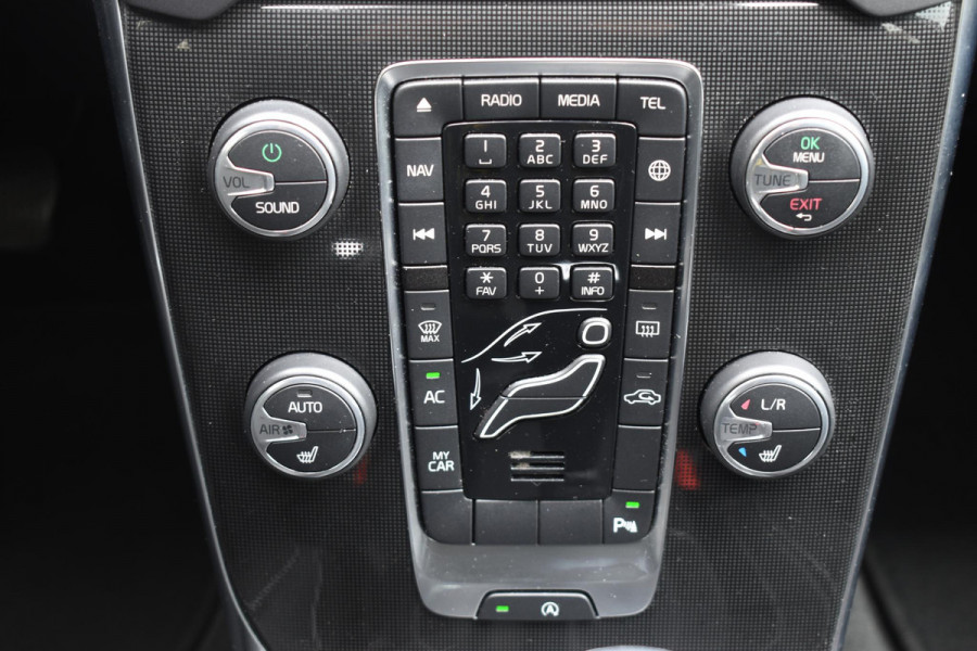 Volvo V40 T2 122PK Nordic+ / Navigatie / Camera / Cruise Control / Stoelverwarming / LM Velgen /