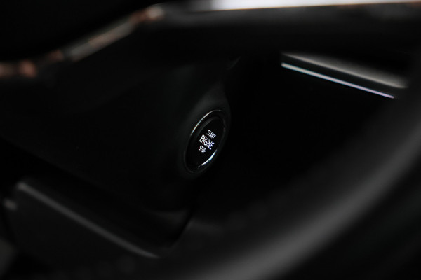 Škoda Karoq 1.0 TSI Ambition Business Automaat, Navigatie, Leer, Climate,