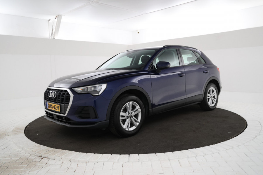 Audi Q3 35 TFSI Advanced edition Airco, Apple carplay, Achterruitrij camera.