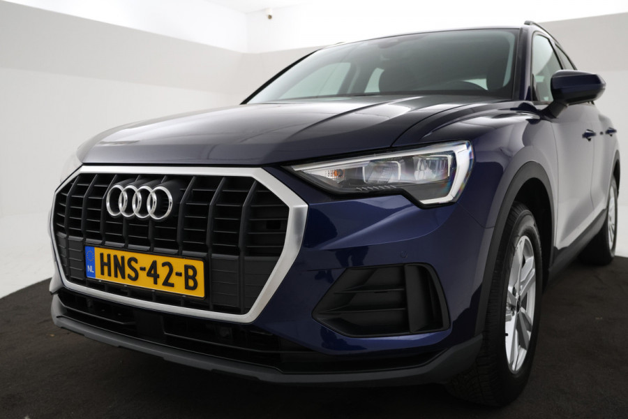 Audi Q3 35 TFSI Advanced edition Airco, Apple carplay, Achterruitrij camera.
