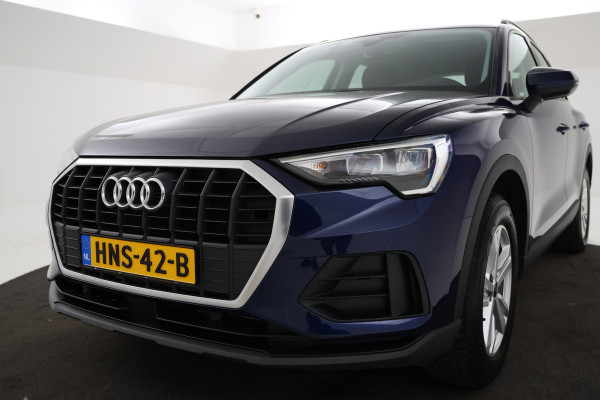 Audi Q3 35 TFSI Advanced edition Airco, Apple carplay, Achterruitrij camera.