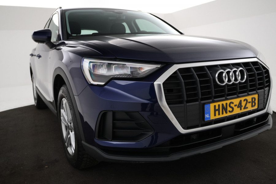 Audi Q3 35 TFSI Advanced edition Airco, Apple carplay, Achterruitrij camera.