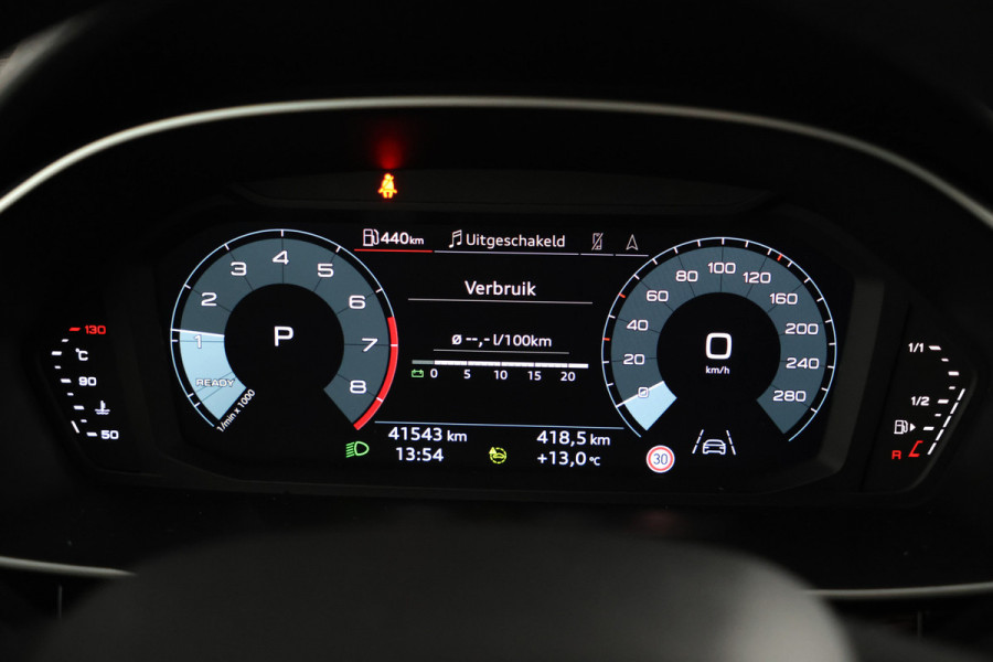 Audi Q3 35 TFSI Advanced edition Airco, Apple carplay, Achterruitrij camera.